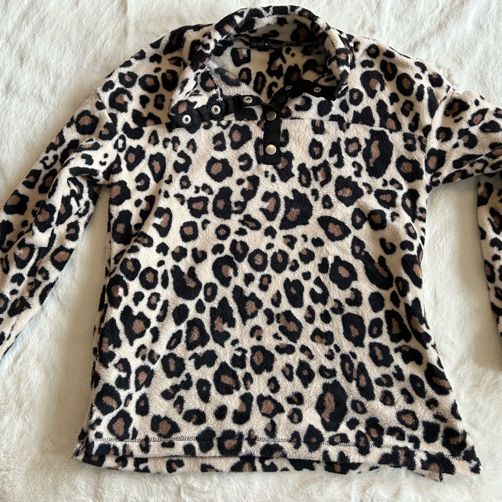 Derek Heart Leopard Print Pullover Snap Closure Fleece